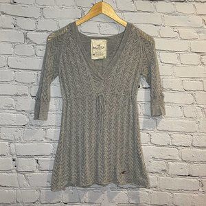 Hollister Grey Knit V-Neck Hoodie 1/2 Length Sleeve Top (Size M)